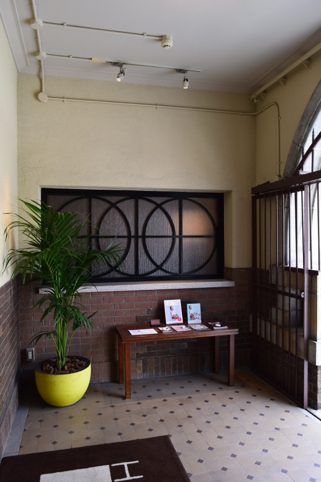 兵庫県芦屋市の芦屋モノリス(昭和モダン建築探訪)_f0142606_22124678.jpg