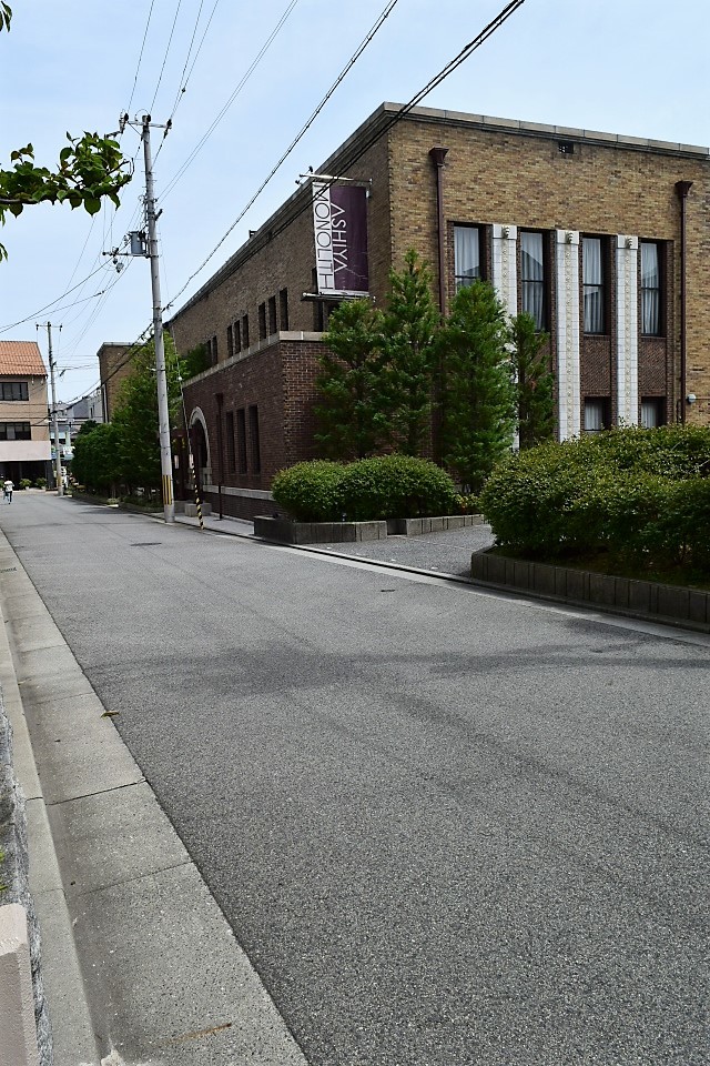 兵庫県芦屋市の芦屋モノリス(昭和モダン建築探訪)_f0142606_23530027.jpg