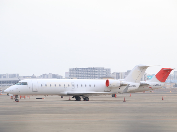 CRJ200 退役 敷地外より撮影_d0202264_4585552.jpg