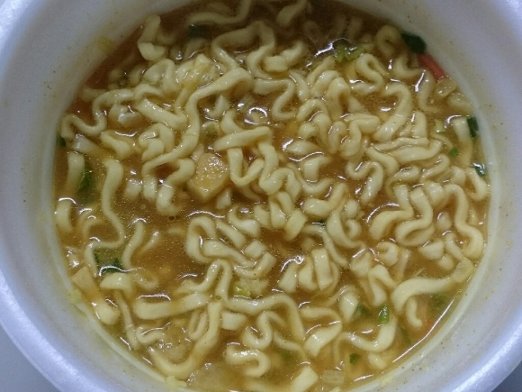 2/16夜勤飯 エースコックスーパーカップ ボンカレーゴールド中辛風カレーうどん_b0042308_01532651.jpg