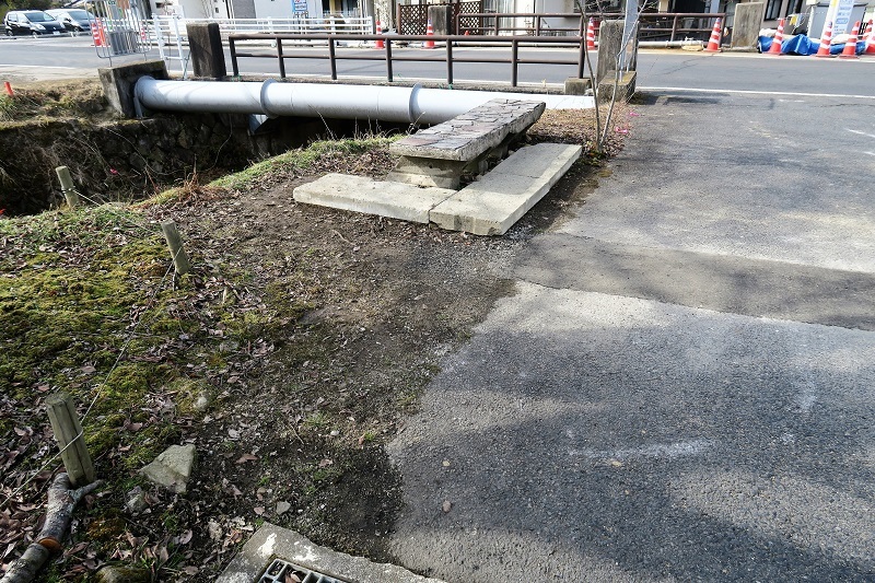 完熟の水平対向六気筒エンジン搭載車_f0076731_19163354.jpg