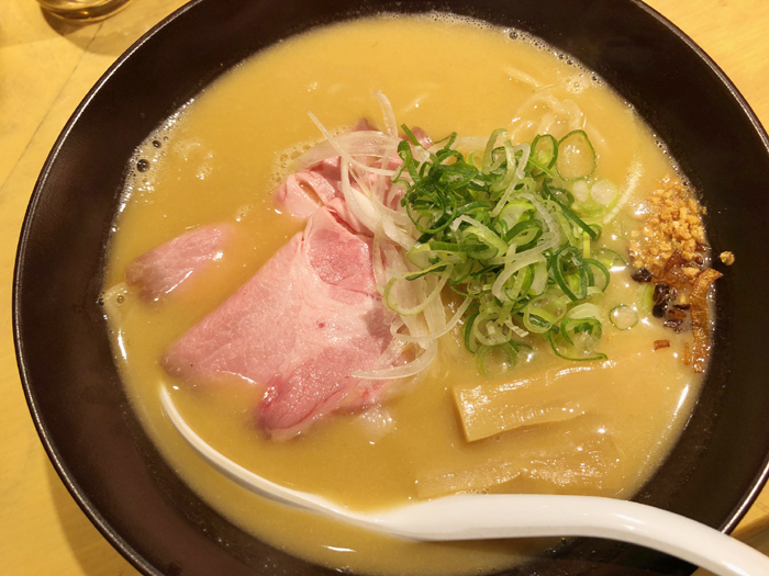 札幌すすきので夜中食べられるおいしい味噌ラーメン店「ふじ屋NOODLE」食べログ3.5以上の店 _e0171573_183331.jpg