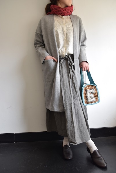 ブラウスとスカート 。_b0110582_16431721.jpg