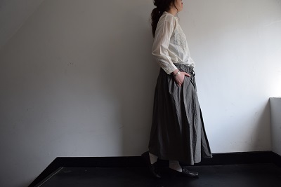 ブラウスとスカート 。_b0110582_17011997.jpg