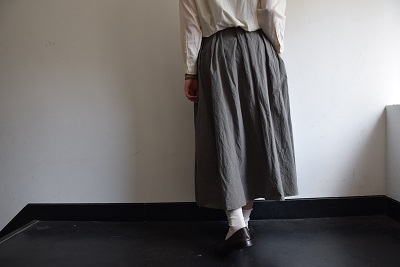 ブラウスとスカート 。_b0110582_17162249.jpg