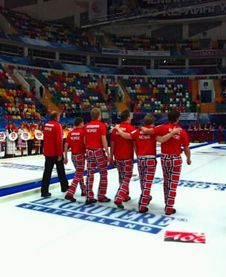 大注目中です！The Norwegian Olympic Curling Team\'s Pants ＆裂き織りのたて縞みんなの作品_a0191728_07393340.jpg