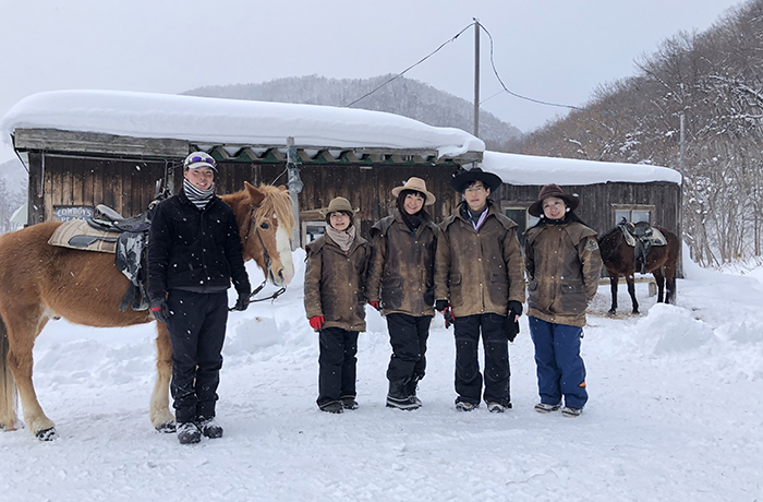 雪の中で乗馬体験ができる！札幌南区の八剣山ワイルドムスタングス_e0171573_0355141.jpg