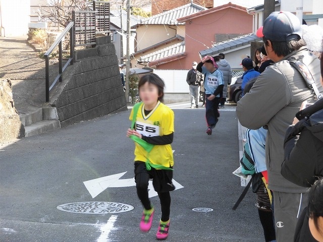 公道を走る駅伝は、各町内の役員の皆さんのサポートが不可欠 「第38回今泉駅伝」_f0141310_08085265.jpg