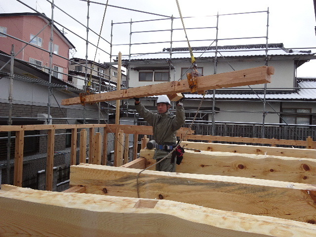 山岸の家 建替え工事 建て方作業進行中 岩井沢工務所の現場日記 山岸の家 建替え工事 建て方作業進行中 岩井沢工務所の現場日記