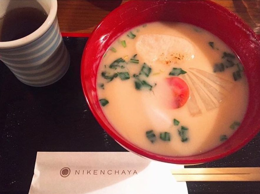 180202 中村楼の白味噌雑煮_f0164842_00451864.jpg