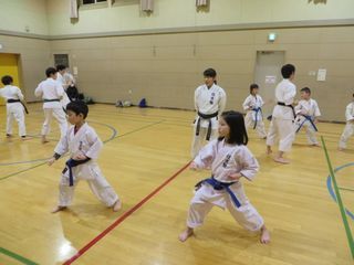 西町教室 3才からの武道空手 新しい仲間!_c0118332_22492697.jpg