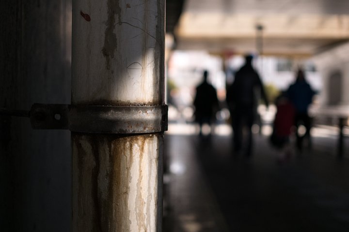 真冬の鉄道高架下に潜む光蜥蜴_d0353489_130277.jpg