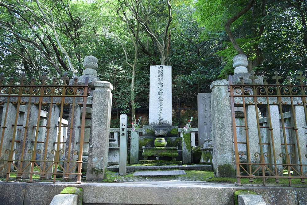 幕末京都逍遥　その３　「東山霊山護国神社～木戸孝允・幾松の墓」_e0158128_21354594.jpg