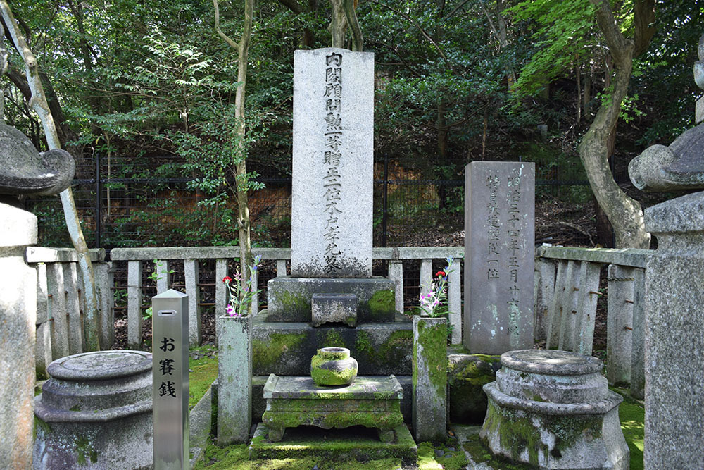 幕末京都逍遥　その３　「東山霊山護国神社～木戸孝允・幾松の墓」_e0158128_21372527.jpg