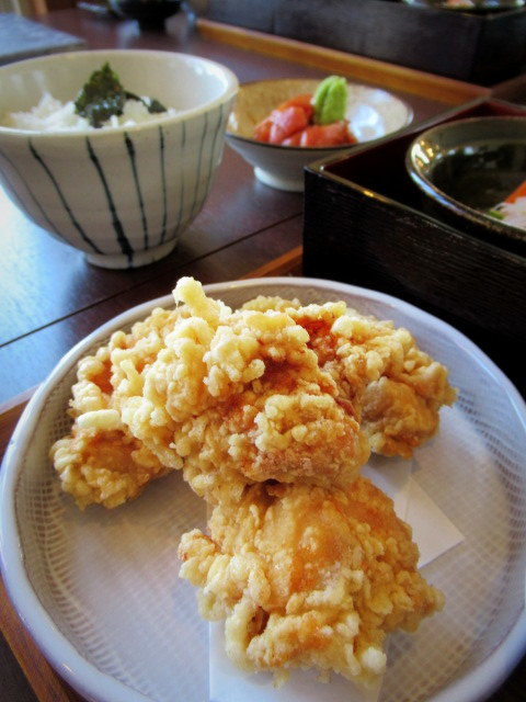 和食ダイニング 森Q ＊「新鮮魚のちらし寿司」と「まぐろ漬け丼と竜田揚げ」_f0236260_17045641.jpg