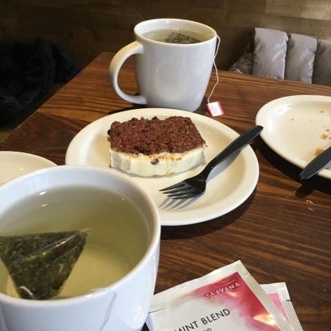 f0275876_05533563.jpeg