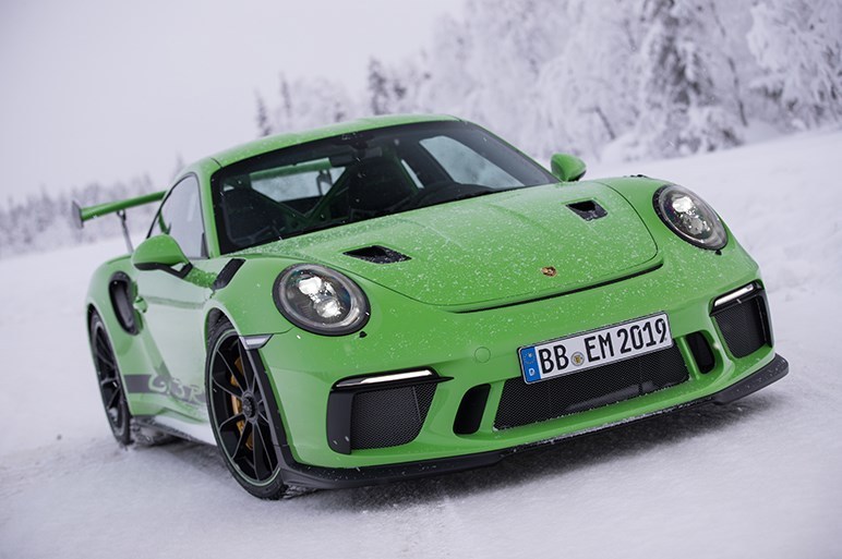 新型911 GT3 RS_b0221295_22493720.jpg