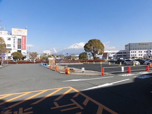 全面リニューアルに向けた新富士駅富士山口広場の工事が本格化 あと1年、少し我慢を_f0141310_07403396.jpg