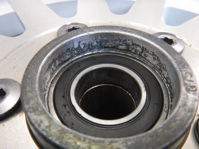 ZRX1200R・・・マグネシュームホイール。_a0163159_23455973.jpg