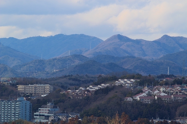 早春の山並み 穏やかなとき 早春の山並み 穏やかなとき