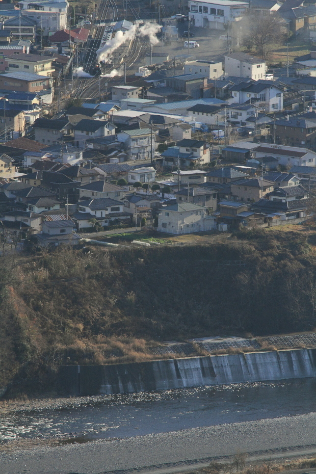 晩秋の夕方の光と白い蒸気 - 秩父・2017年 -_b0190710_01384949.jpg
