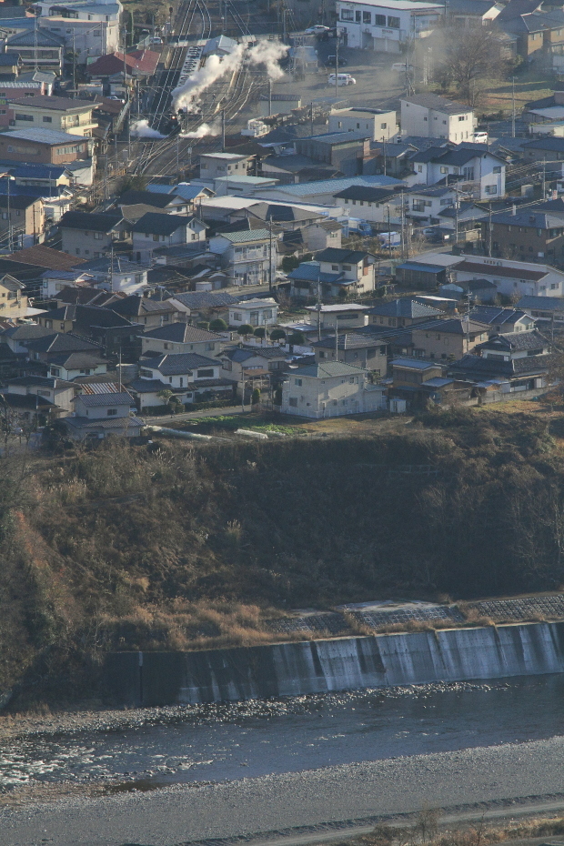 晩秋の夕方の光と白い蒸気　- 秩父・2017年 -_b0190710_01384949.jpg