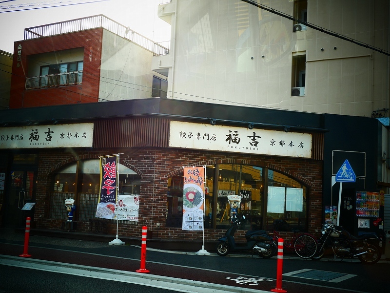 いろんなやつがいるよ、そりゃ_e0374932_08102077.jpg