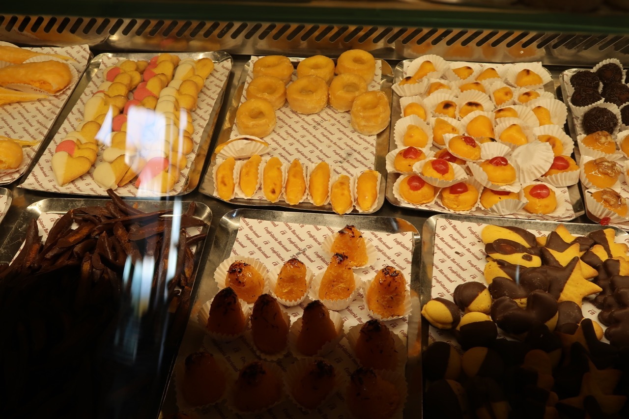 リスボンのオススメのお菓子屋さん Confeitaria National _f0380234_22200655.jpg