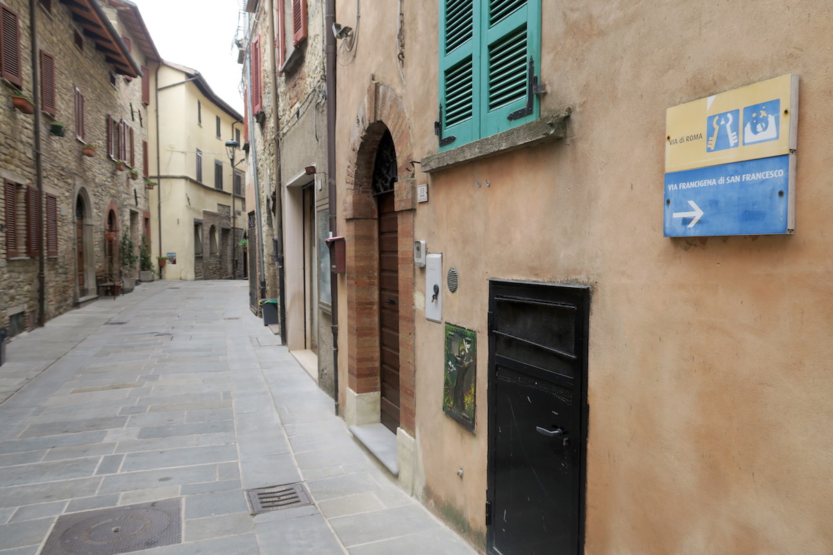 中世の町と絵を愛で町歩き、イタリア ピエートラルンガ_f0234936_6451789.jpg