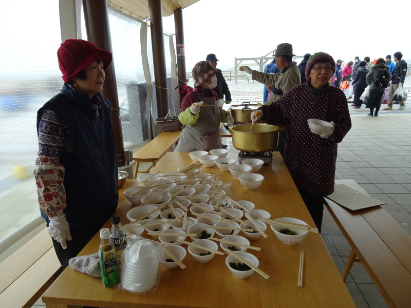 『みんなで一緒にワカメを育てよう:収獲祭り』・・・せんなん里海公園_c0108460_19433745.jpg