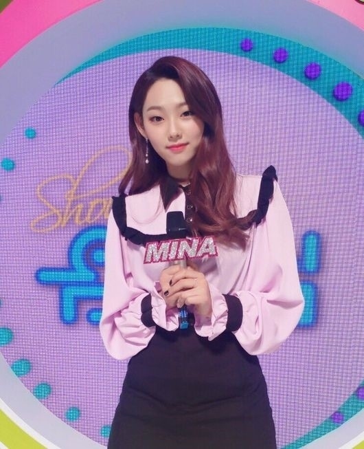 Gugudan ミナ 音楽中心 でmcデビュー 練習生の頃から夢だった niconico paradise Gugudan ミナ 音楽中心 でmcデビュー 練習生の頃から夢だった niconico paradise