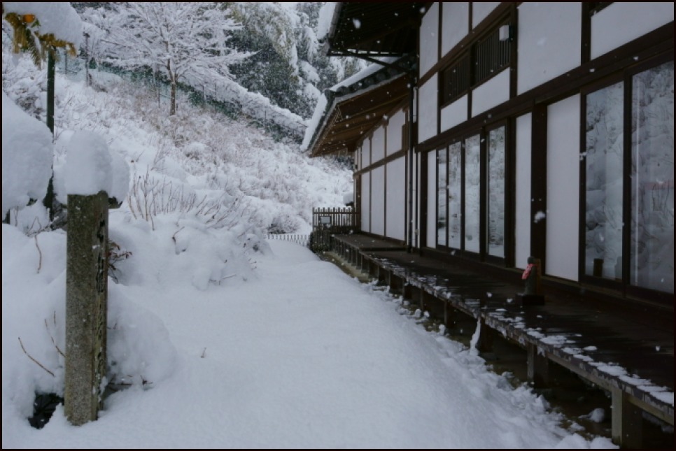 雪の丹州観音寺　序章_e0177413_08554645.jpg