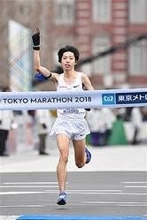 設楽悠太、ラスト5kmを駅伝走りで6位から2位へ押し上げ16年ぶりの日本新＠東京マラソン_f0090954_08071489.jpg