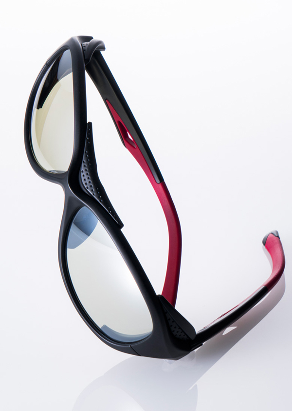 Zeque by ZEAL(ゼクー バイ ジール)新作バイザー付き偏光レンズ