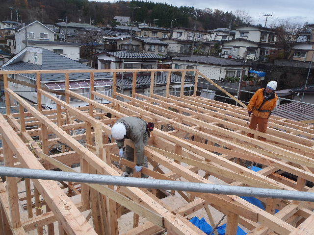 山岸の家 建替え工事 建て方作業進行中 岩井沢工務所の現場日記 山岸の家 建替え工事 建て方作業進行中 岩井沢工務所の現場日記