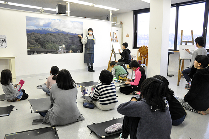 児童画クラス 雪の金剛山を描こう!_b0212226_14570605.jpg
