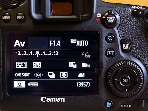 デジタル一眼レフ・クラッシックス（１６）「CANON EOS 6D」 : 【匠の 