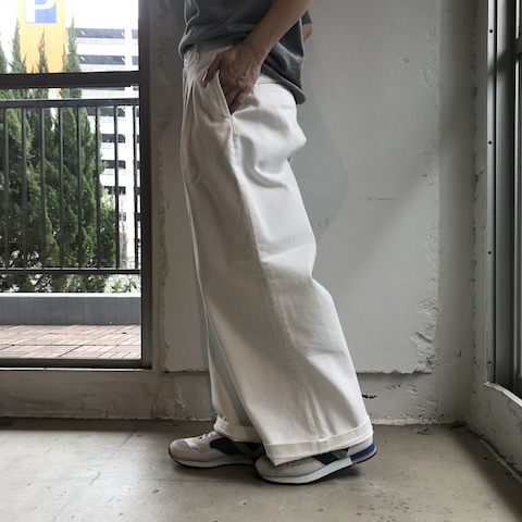朗らかに白いパンツ_d0364239_19335757.jpg
