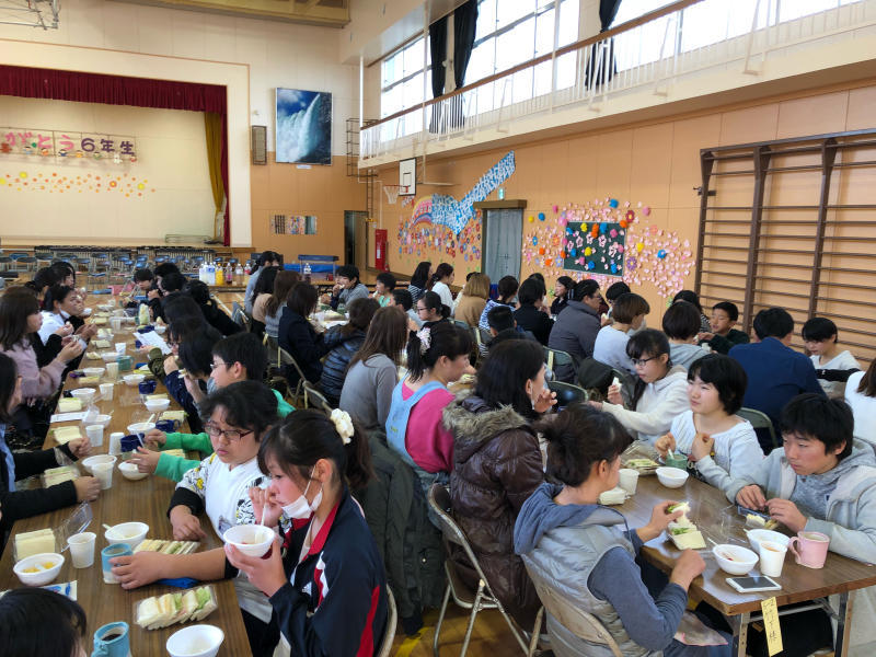 ６年生 お別れ会食_b0211757_12550924.jpg