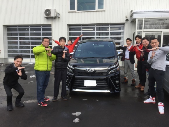 3月3日（土）トミーモータース本店♪グッチーブログ☆ヴォクシーＳ様納車☆トミーレンタカー_b0127002_19053993.jpg