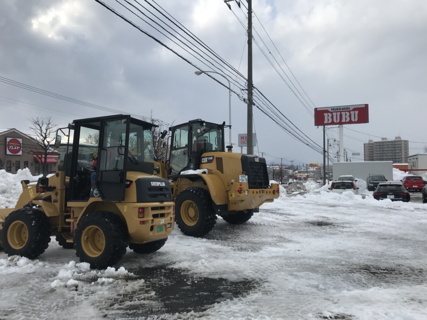 3月3日（土）トミーモータース本店♪グッチーブログ☆ヴォクシーＳ様納車☆トミーレンタカー_b0127002_19301368.jpg