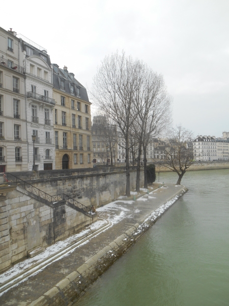 フランスのHARCÈLEMENT DE RUE、アルセルモン・ド・リュ、路上での(女性に対する性的な)ハランスメント・嫌がらせは、最低90ユーロ・1万2千円相当の罰金から・・・_a0342405_06304235.jpg