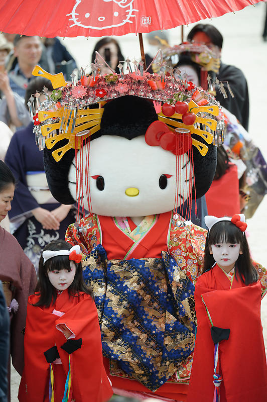 はろうきてぃ太夫と葵太夫の太夫道中＠平安神宮_f0032011_19270286.jpg