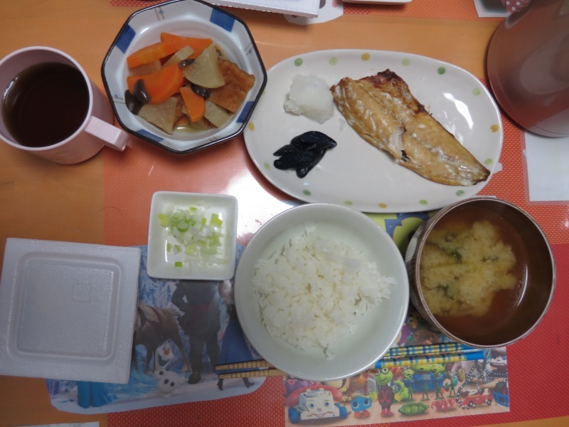 あじさい荘　朝食　魚　納豆　煮物_c0357519_14450136.jpg