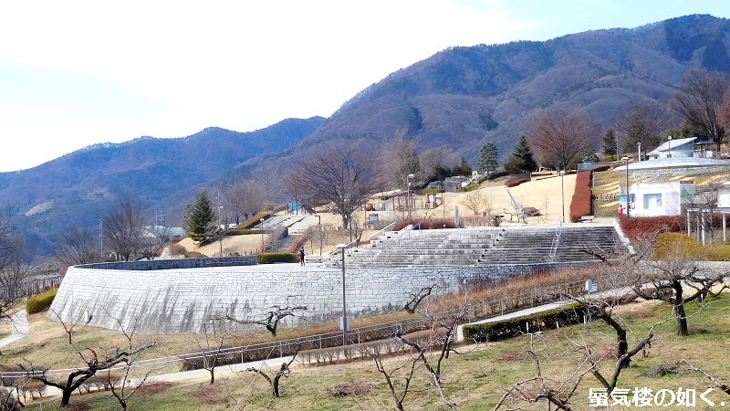 「ゆるキャン△」舞台探訪004　野クル3人で笛吹川フルーツ公園、温泉、キャンプ場へ(第4,5話)_e0304702_20254304.jpg