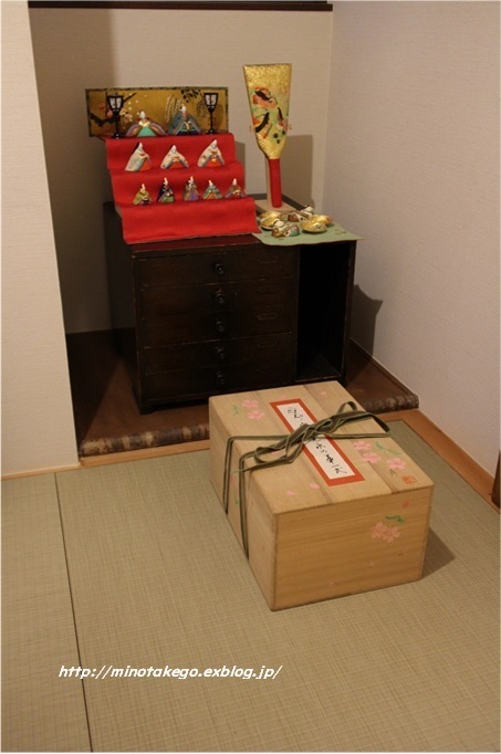 桐箱１つで日本を繋ぐ　~みかわ工房の小さな雛人形~_e0343145_21471585.jpg