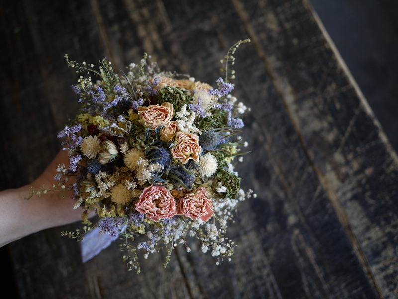 ご結婚式にドライフラワーのブーケと、ブーケと同型のお母様へのドライの花束。2018/02/28。_b0171193_20341942.jpg