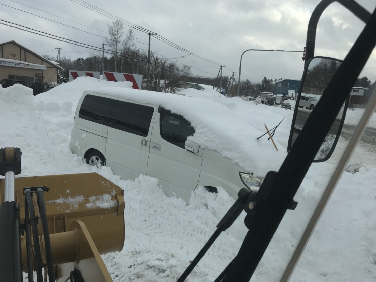 3月5日(月)トミーベース カスタムブログ☆LS大量入庫中☆車検修理受け付けてます☆_b0127002_12083313.jpg