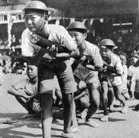 爆彈三勇士的真相_e0040579_12385106.jpg