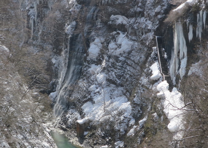 峡谷の氷柱など_a0214206_16350111.jpg